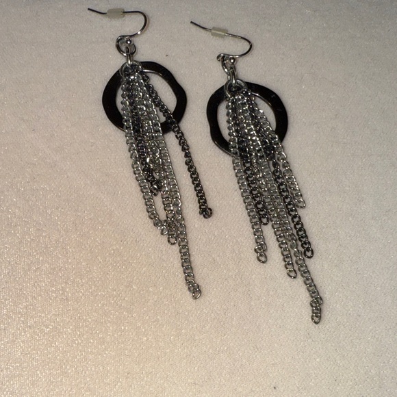 Premier Elegant Silver Jewelry Set - Picture 2 of 4